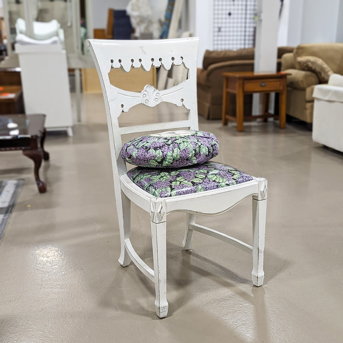 Antique white 2025 desk chair